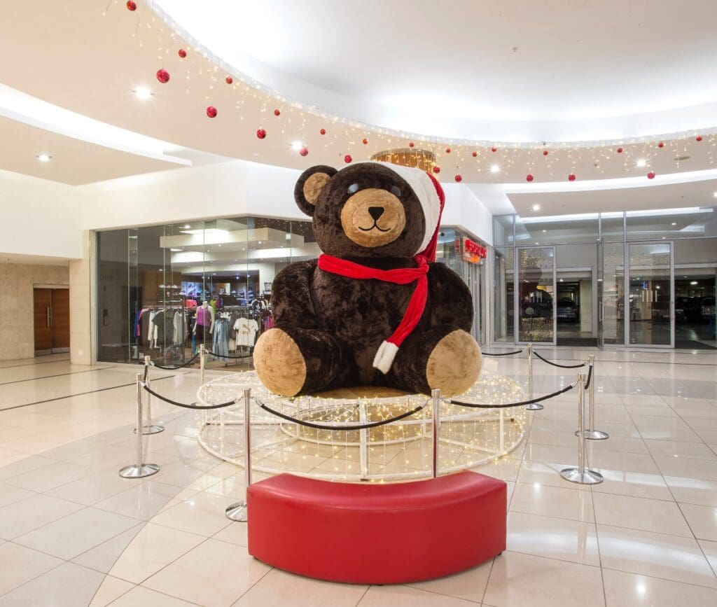 Big teddy bear at Bedford Centre