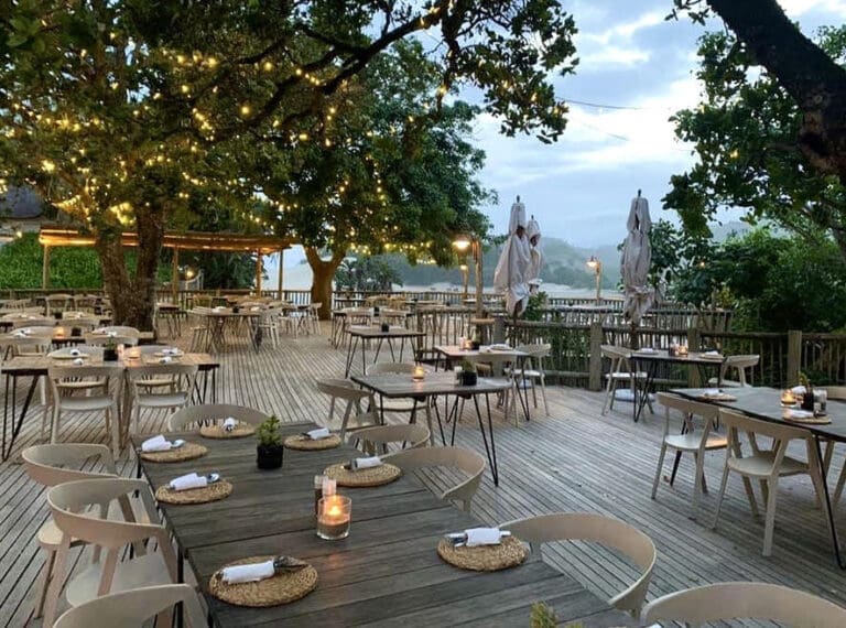 Umngazi restaurant deck