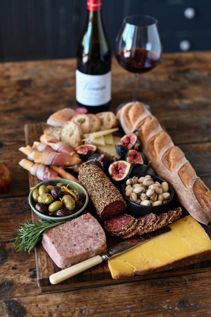 Vinum Vintage with food platter