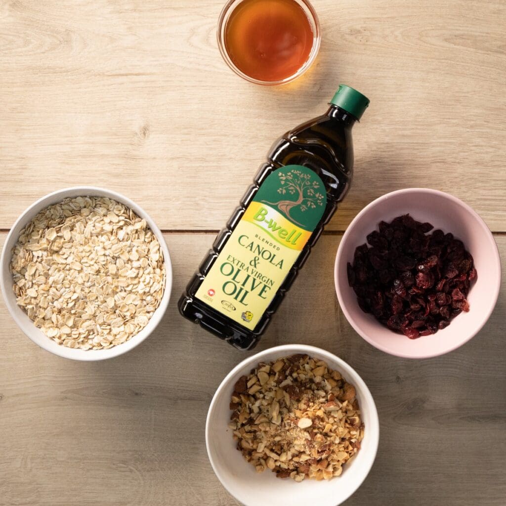 B-Well Canola & Olive Oil Blend Granola Bars ingredients