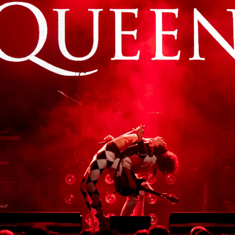 QUEEN on stage
