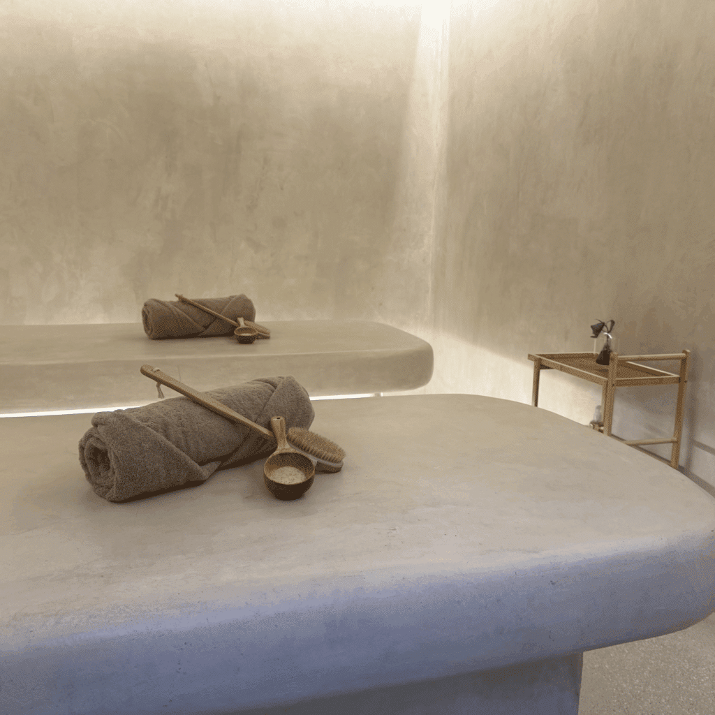 The Hyding Massage Room