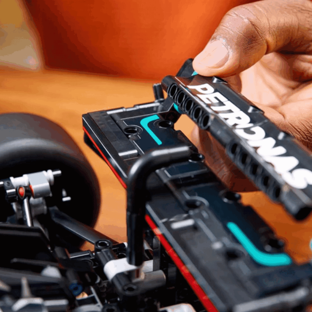 LEGO Technic Mercedes-AMG F1 W14 Performance Set