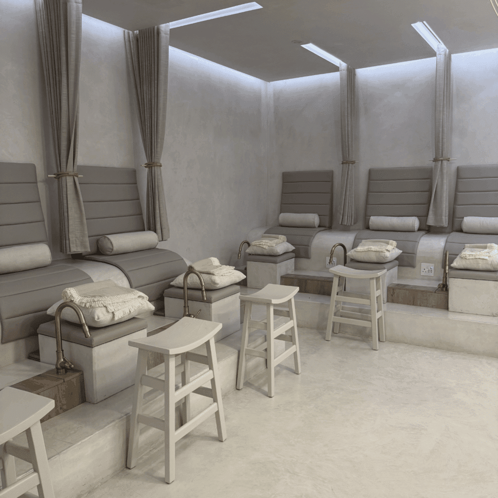 The Hyding Hand & Feet Therapy