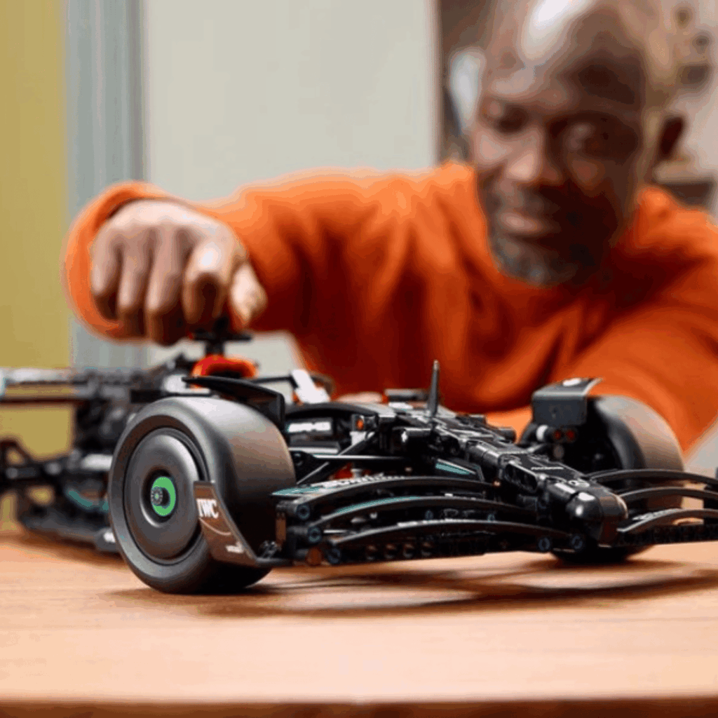 LEGO Technic Mercedes-AMG F1 W14 Performance Set