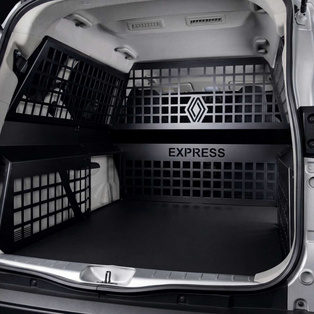 Renault Triber 03