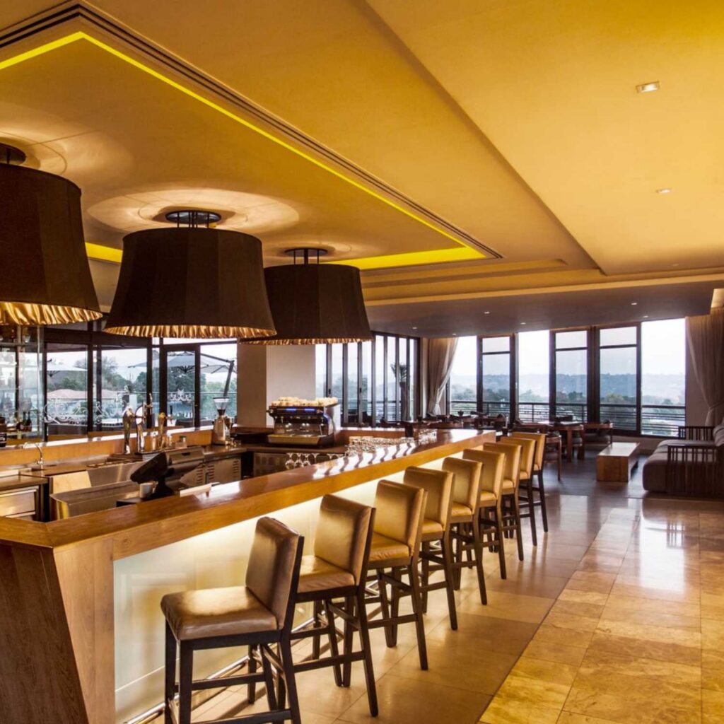 SS Hyde park Whishey Bar