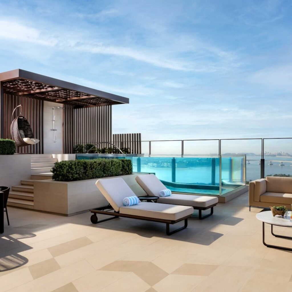 Atlantis Royal Rooftop Patio & Pool