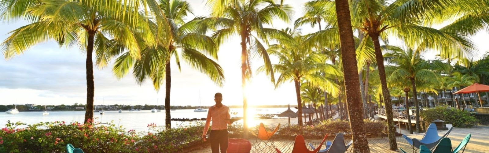 Dinarobin Beachcomber Mauritius poolside