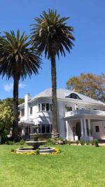 We’re spending the evening drenched in a little 1920’s opulence! @palmhousehotel has been meticulously restored and the team have created a truly authentic experience that takes you back to the days of Gatsby. What a unique sanctuary in the Southern Suburbs of Cape Town, set in lush gardens with epic views of Table Mountain. Look out for our full review in the Easter Edition!